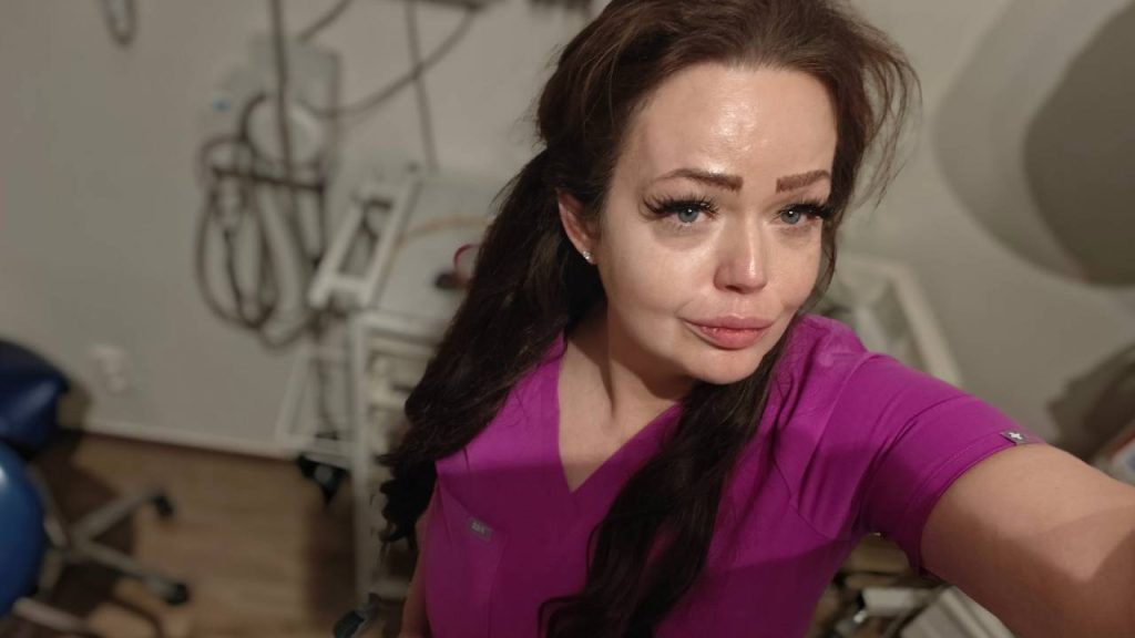 3_alcohol_alcoholic_alcohol_problems_drugs_drug_addict_Mistress_Katharina_Amara_Amara_Clinic_en_Belgium_sissify_