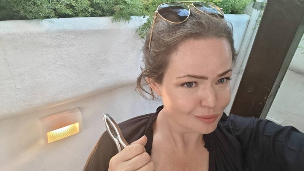 Amara_Clinic_and_Mistress_Katharina_mara_Belgium_medfet_kliniksex_6_sissify_